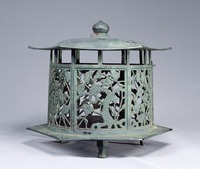 Bronze hanging lantern with bamboo-pattern openworkimage