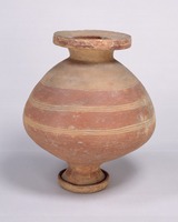 Pot with standimage