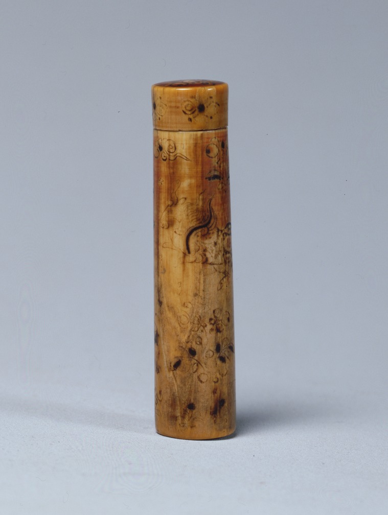 e国宝 - 紅牙撥鏤針筒