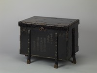 Six-legged Chinese-style chest with the motif of Suminoe in mother-of-pearl inlayimage