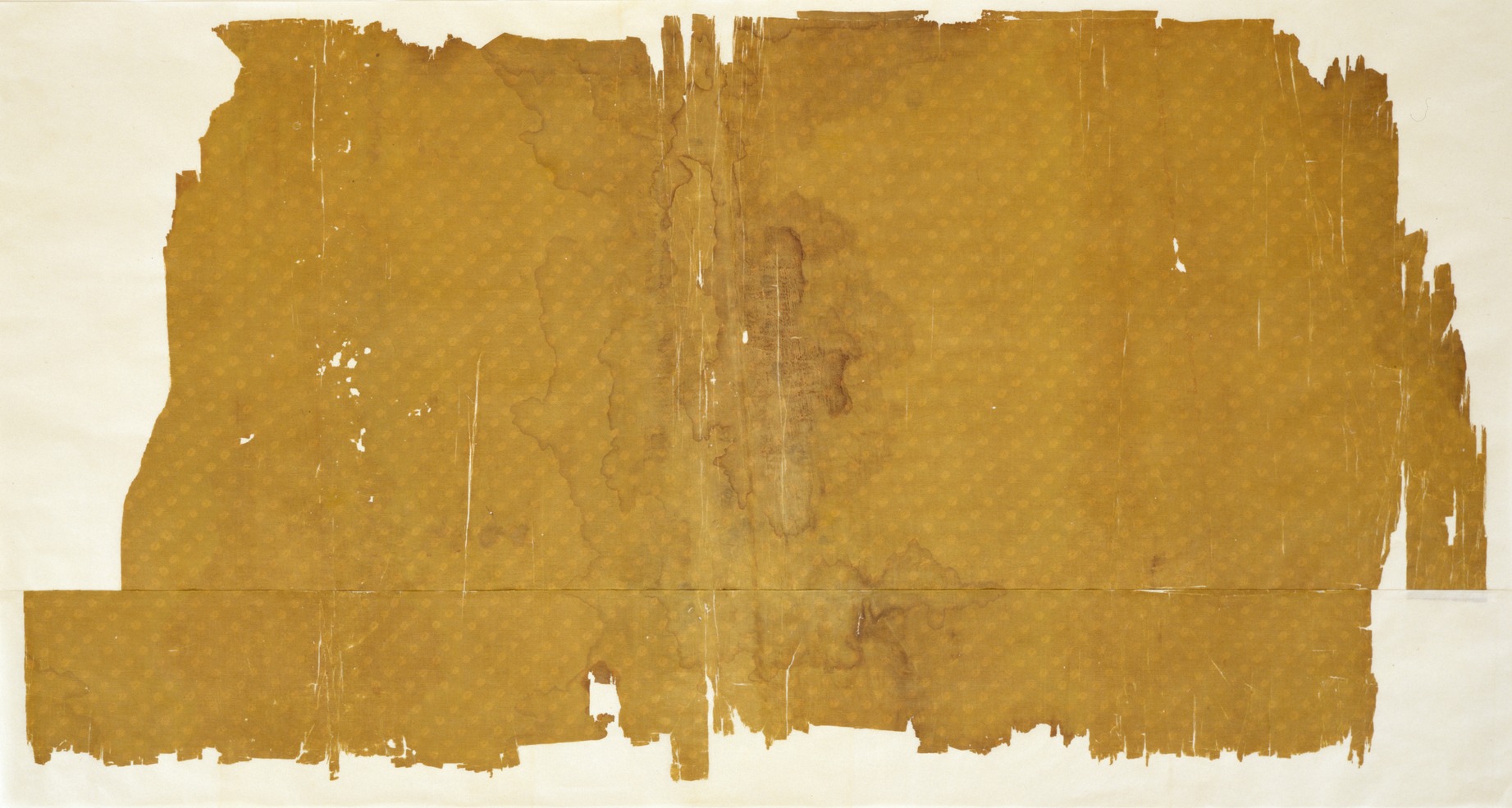 黄銅製　葡萄唐草文鎮 ☆吉丸☆ 柘植根付C828【蛙と河童腕相撲】 黄楊木彫 （検索用：彫刻/印籠・