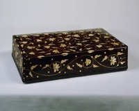 Box with tree peony arabesque pattern in mother-of-pearl inlay  image