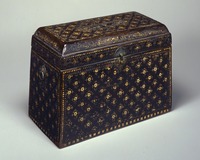 Sutra box with chrysanthemum pattern in mother-of-pearl inlayimage