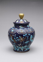 Lidded fahua jar depicting herons and lotusesimage
